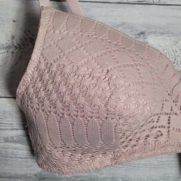 Lucky Brand Soft Pink Wireless Lined Lace Bra Sz 34C - Picture 4 of 7